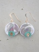 14KGFpearl onyx pierce
