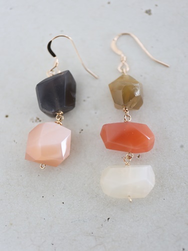 14KGF moonstone pierce