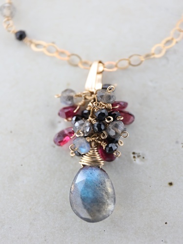 14KGF labradorite pierce